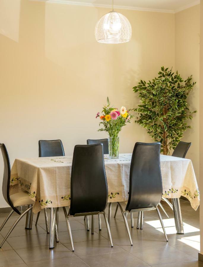 Hra House Apartment อายิโอสนิโกลาโอส ภายนอก รูปภาพ