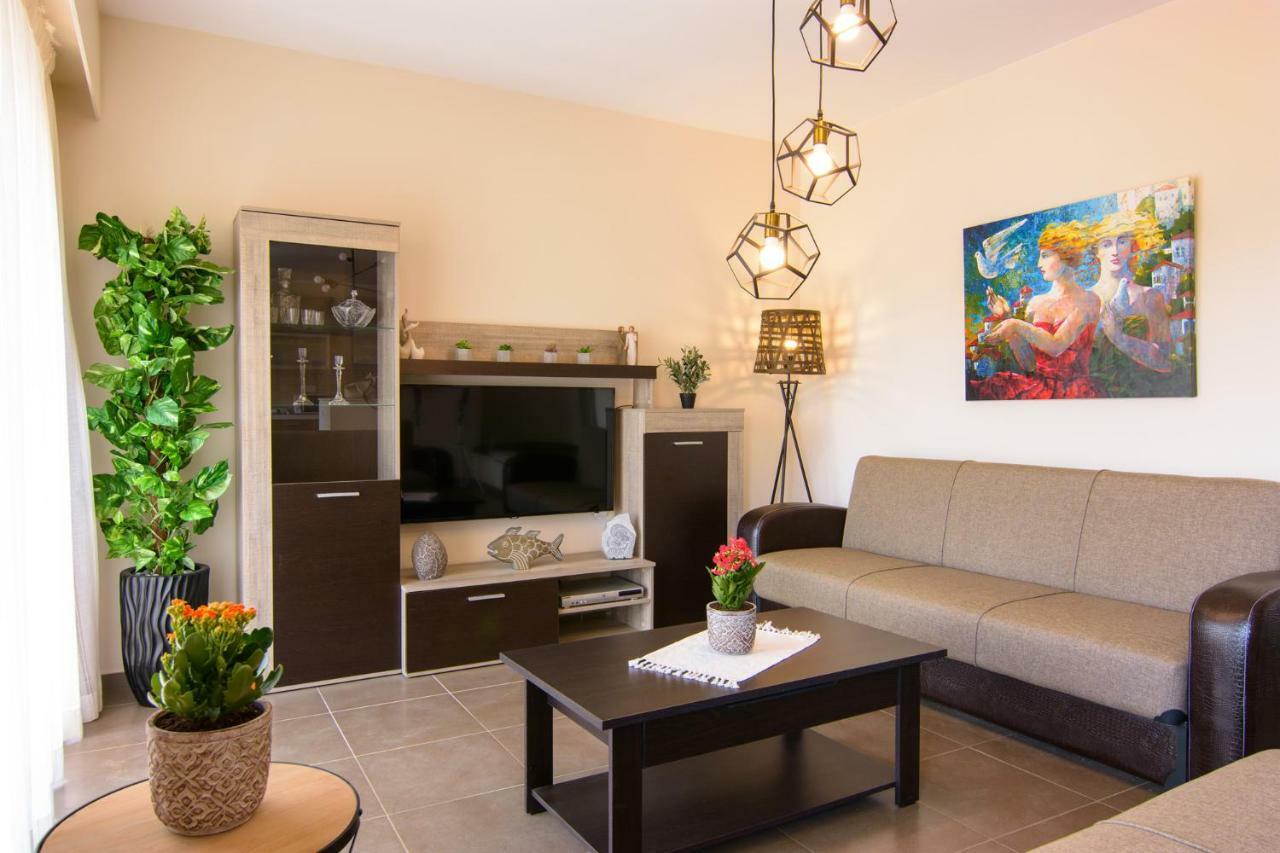 Hra House Apartment อายิโอสนิโกลาโอส ภายนอก รูปภาพ