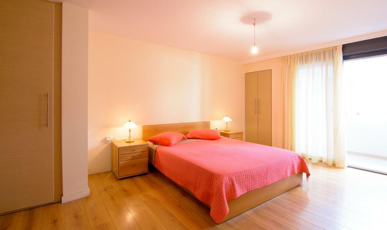 Hra House Apartment อายิโอสนิโกลาโอส ภายนอก รูปภาพ